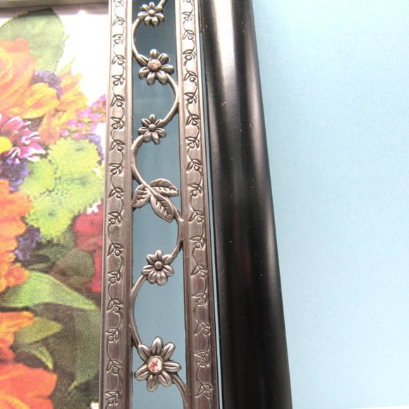 MALDEN engraved openwork pewter & rhinestone flower picture frame -4" x 6" photo - Picture 10 of 11